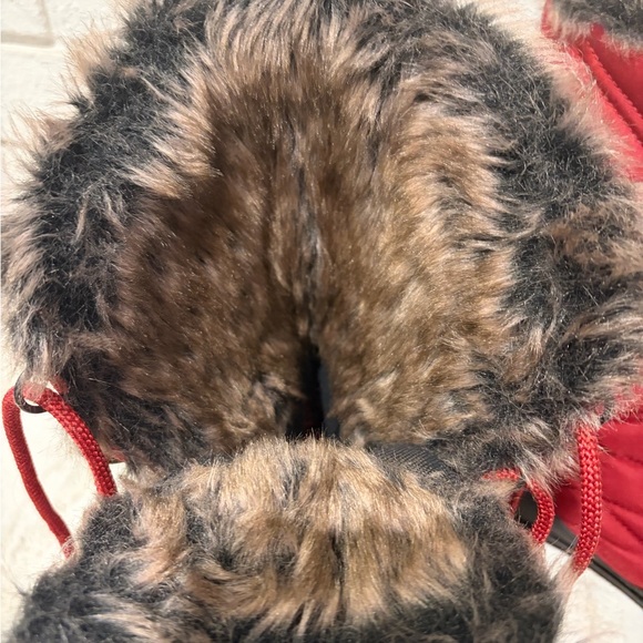 Columbia Women's Red and Black Minx Omni Grip Waterproof Winter Boots - Picture 3 of 5